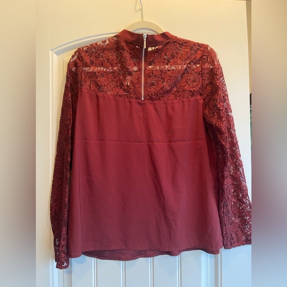 Express Lace Top - Picture 3 of 5